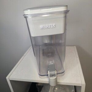 Brita Water Filtration Dispenser Model OB03